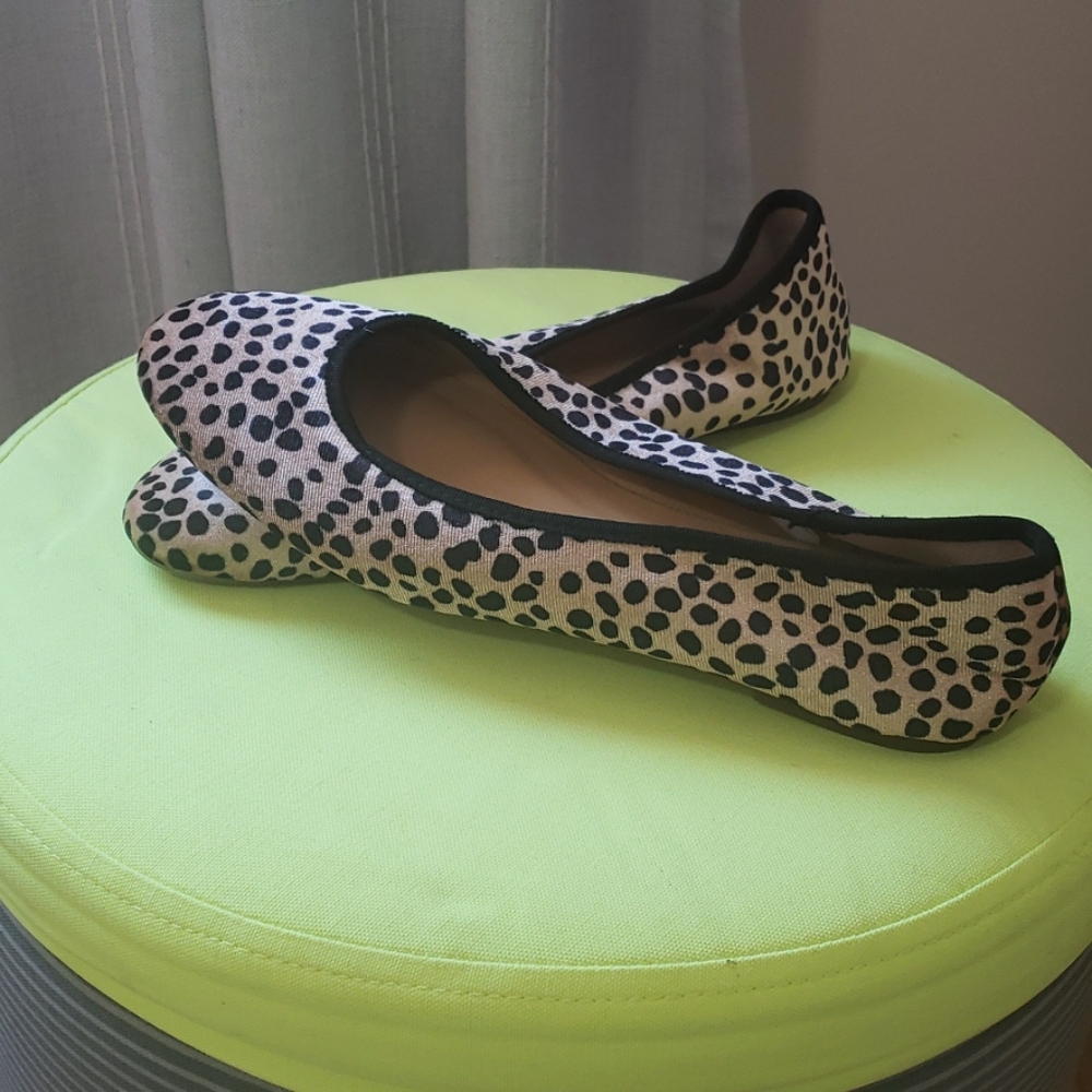 Gap leopard shoes in great condition